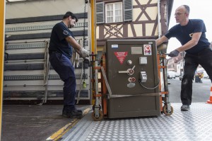 Axal déménagement, Chantier caisse d'épargne de Rosheim: DAB et coffre fort.