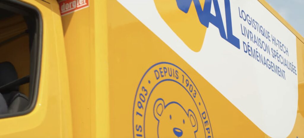 Camion de transport Axal, expert en logistique, livraison spécialisée et déménagement